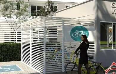 Imagem: O apartamento possui 3 Dormitórios, 1 Banheiro, 2 Vagas na