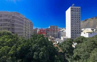 Imagem: O apartamento possui 4 Dormitórios, 4 Banheiros, 1 Vaga na