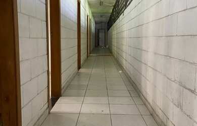 Imagem 6: Galpão para locação. 2600m² de Áreae5 Vagas na garagem