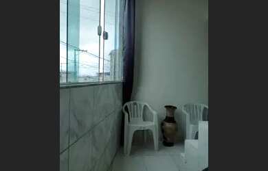 Imagem: A casa possui 2 Dormitórios, 1 Banheiro, 1 Vaga na garagem