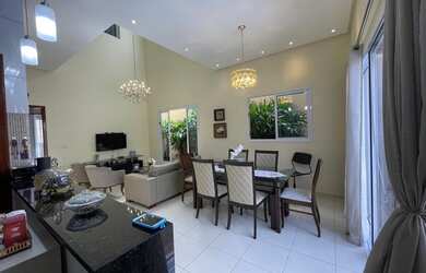 Imagem: A casa possui 4 Dormitórios, 4 Banheiros, 2 Vagas na garagem