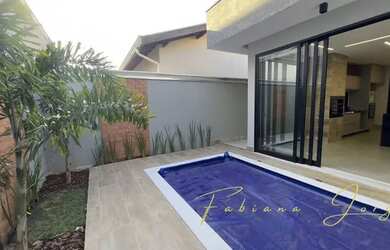 Imagem: A casa em condomínio possui 3 Dormitórios, 3 Banheiros, 4