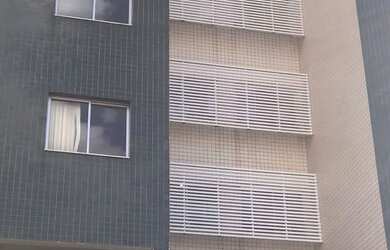 Imagem: O apartamento possui 2 Dormitórios, 1 Banheiro, 2 Vagas na