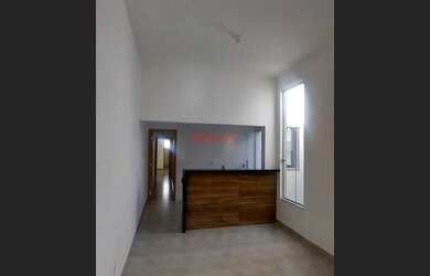 Imagem: A casa possui 3 Dormitórios, 1 Banheiro, 2 Vagas na garagem