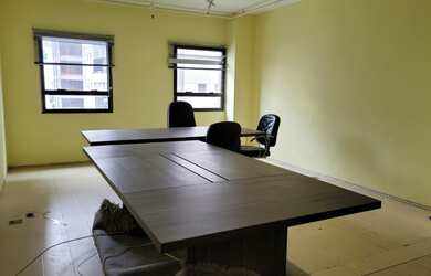 Imagem: O depósito possui 1 Vaga na garagem e 33m² de Área e está