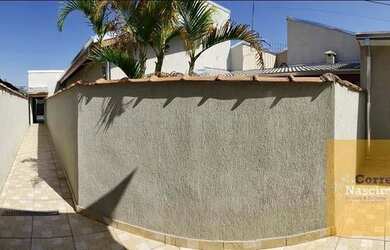 Imagem: A casa possui 2 Dormitórios, 1 Banheiro, 1 Vaga na garagem