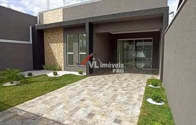 Imagem: A casa possui 3 Dormitórios, 2 Banheiros, 2 Vagas na garagem