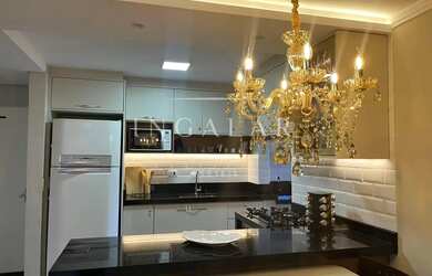 Imagem: O apartamento possui 3 Dormitórios, 1 Banheiro, 1 Vaga na garagem