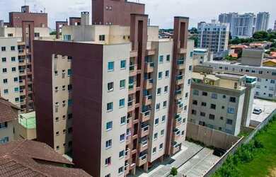 Imagem: O apartamento possui 2 Dormitórios, 1 Banheiro, 1 Vaga na garagem