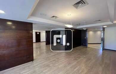 Imagem: O depósito possui 4 Vagas na garagem, 360m² de Área, Imóvel