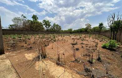 Imagem: O terreno possui 1.800m² de Área e está localizado em Plano