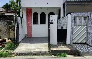 Imagem: A casa possui 2 Dormitórios, 2 Banheiros, 1 Vaga na garagem