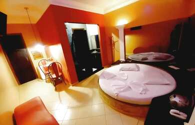 Imagem: O depósito possui 5 Vagas na garagem, 1.000m² de Área e