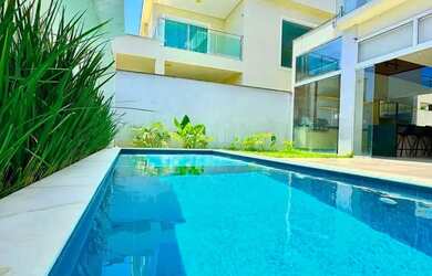 Imagem: A casa em condomínio possui 5 Dormitórios, 5 Banheiros, 3