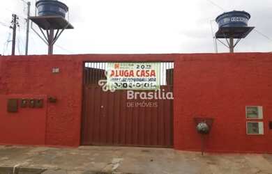 Imagem: A casa possui 2 Dormitórios, 1 Banheiro, 1 Vaga na garagem