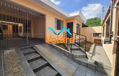 Imagem: A casa possui 3 Dormitórios, 3 Banheiros, 2 Vagas na garagem