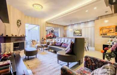 Imagem: A casa em condomínio possui 4 Dormitórios, 5 Banheiros, 2