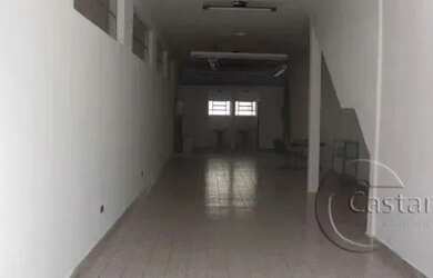 Imagem: O depósito possui 5 Vagas na garagem e 364m² de Área e está