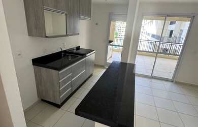 Imagem: O apartamento possui 1 Dormitório, 1 Banheiro, 1 Vaga na garagem