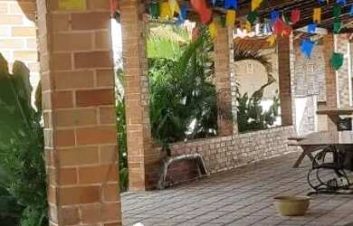 Imagem 6: Casa,tipo Granja. Churrasqueira, Acomodam 30 pessoas, 5 Vagas na garageme3...