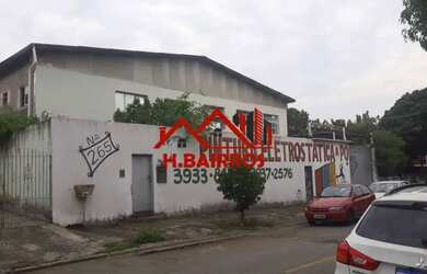 Imagem: O depósito para alugar possui 2 Vagas na garagem e 850m² de