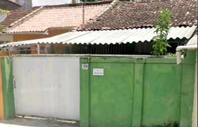 Imagem: A casa possui 2 Dormitórios, 1 Banheiro, 1 Vaga na garagem