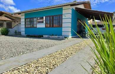 Imagem: A casa possui 3 Dormitórios, 2 Banheiros, 145m² de Área e