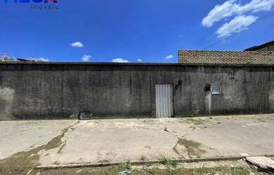 Imagem: A casa possui 4 Dormitórios, 5 Banheiros, 4 Vagas na garagem