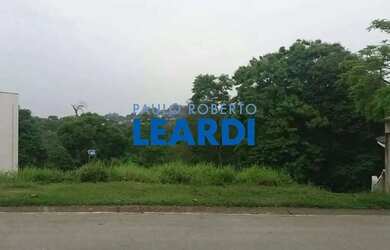 Imagem: O terreno possui 579m² de Área e está localizado em Golf