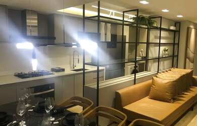 Imagem: O apartamento possui 2 Dormitórios, 2 Banheiros, 2 Vagas na