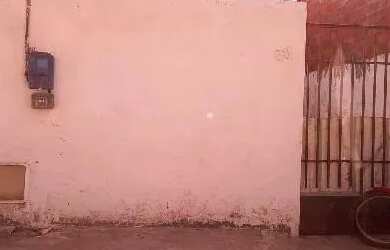 Imagem: A casa possui 2 Dormitórios, 1 Banheiro, 180m² de Área e