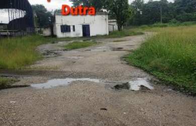 Imagem: O terreno possui 16000m² de Área e está localizado em Bnh