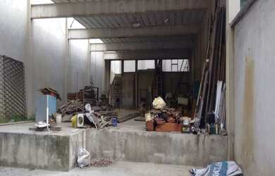 Imagem: O depósito possui 300m² de Área e está localizado em Santo