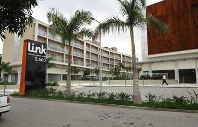 Imagem: O depósito possui 1 Vaga na garagem, 74m² de Área e está