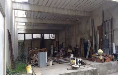 Imagem 3: Excelente galpão com vão livre, com ótima estrutura medindo 10 de frente...