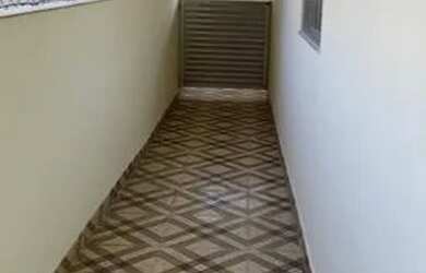 Imagem: A casa possui 1 Dormitório, 1 Banheiro e está localizado