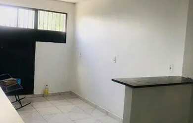 Imagem: A casa possui 2 Dormitórios, 1 Banheiro e está localizado