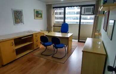 Imagem: O depósito possui 30m² de Área e está localizado em Barra