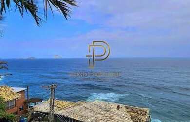 Imagem: A casa em condomínio possui 5 Dormitórios, 5 Banheiros, 500m²