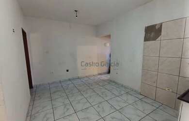 Imagem: A casa possui 2 Dormitórios, 1 Banheiro, 1 Vaga na garagem