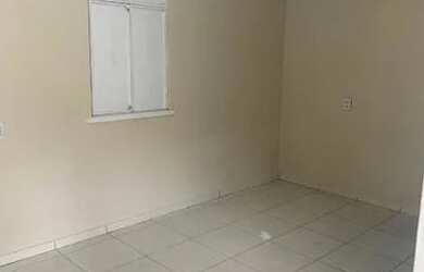 Imagem: A casa possui 3 Dormitórios, 1 Banheiro e está localizado