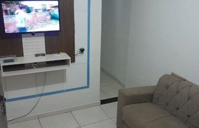 Imagem: A casa possui 2 Dormitórios, 1 Banheiro e está localizado