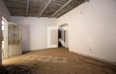 Imagem: A casa possui 3 Dormitórios, 3 Banheiros, 1 Vaga na garagem