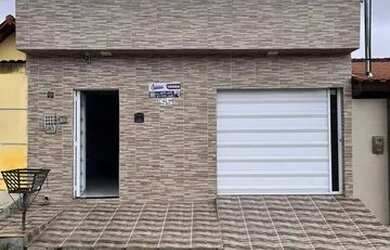 Imagem: A casa possui 2 Dormitórios, 1 Banheiro, 1 Vaga na garagem