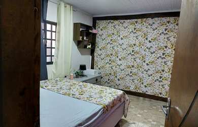 Imagem: A casa possui 5 Dormitórios, 5 Banheiros, 3 Vagas na garagem