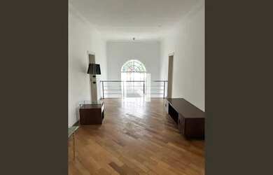 Imagem: A casa possui 5 Dormitórios, 5 Banheiros, 5 Vagas na garagem