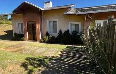 Imagem: A casa em condomínio possui 4 Dormitórios, 5 Banheiros, 5