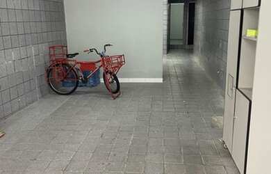 Imagem: O depósito possui 90m² de Área e está localizado em Santo