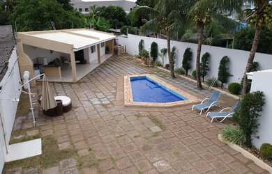 Imagem: A casa possui 5 Dormitórios, 5 Banheiros, 3 Vagas na garagem