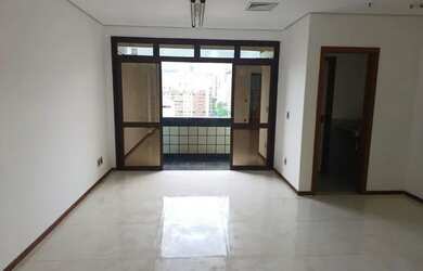 Imagem: O depósito possui 1 Vaga na garagem e 48m² de Área e está